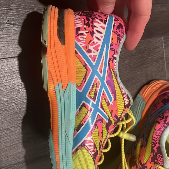 ASICS neon rainbow running shoes 7.5 - Picture 4 of 6